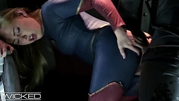 Supergirl Seduce A Braniac Con Sexo Anal