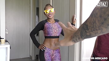 Suculento Casting En Público: Ebony Latina Recibe Un Escalofriante Facial Tras Seducción Ardiente
