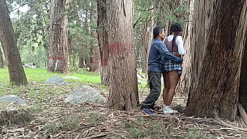 Campesino Maduro Seduce A Universitaria En El Campo