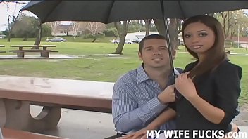 Quiero Una Polla Dura En Mi Coño Apretado De Milf