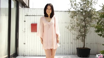 Chica Japonesa Ayumi Iwasa Monta Una Polla Dura Y Se Llena De Leche