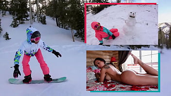 Amia Miley Quiere Jugar En La Nieve… Y Montar Una Polla Dura Como Un Muñeco De Nieve