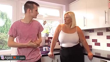 Maduras Voluptuosas Disfrutando Sexo Salvaje