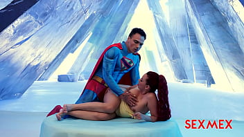 Nicole Zurich: Una Parodia Ardiente Y Super Sexy