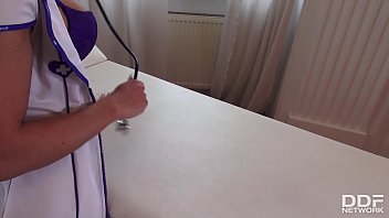 Enfermera Sexy Inna Chupa La Polla Del Médico En Pov