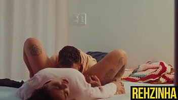 Compartiendo Cama Con Mi Jefe, Termina Con Una Enorme Corrida – Rehzinha