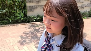Jugando Con Una Colegiala Tetona Y Un Viejo Cachondo. No Solo Sus Tetas Son Firmes, Sino Que Sus Areolas Grandes Y Pervertidas Son Súper Excitantes. Me Aprieta La Polla Con Sus Tetas. Se Corre Como Loca En La Posición De Perrito Con El Uniforme Puesto.