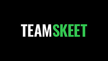 Nueva Belleza Deslumbra En Su Ardiente Debut – Teamskeet